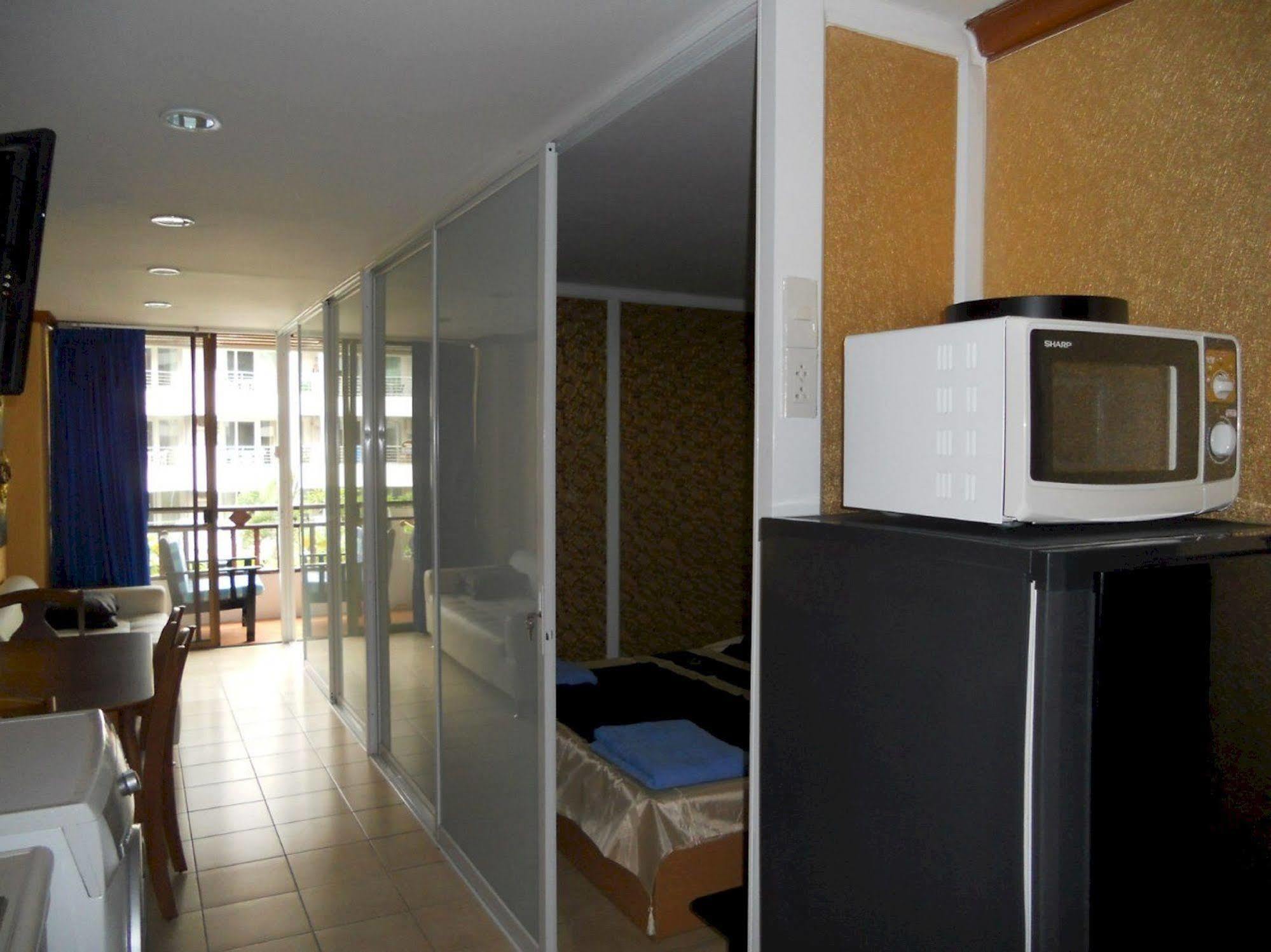 Jomtien Good Luck Apartment ภายนอก รูปภาพ