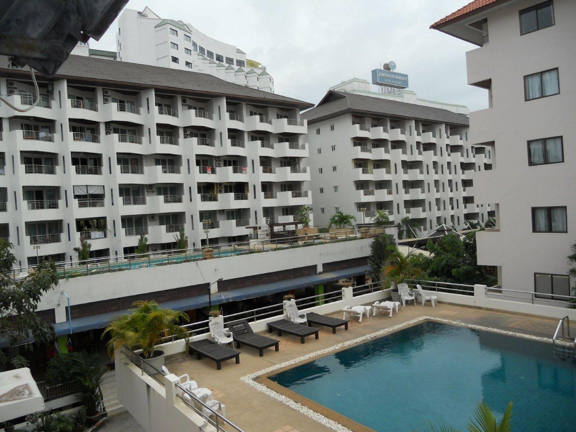 Jomtien Good Luck Apartment ภายนอก รูปภาพ