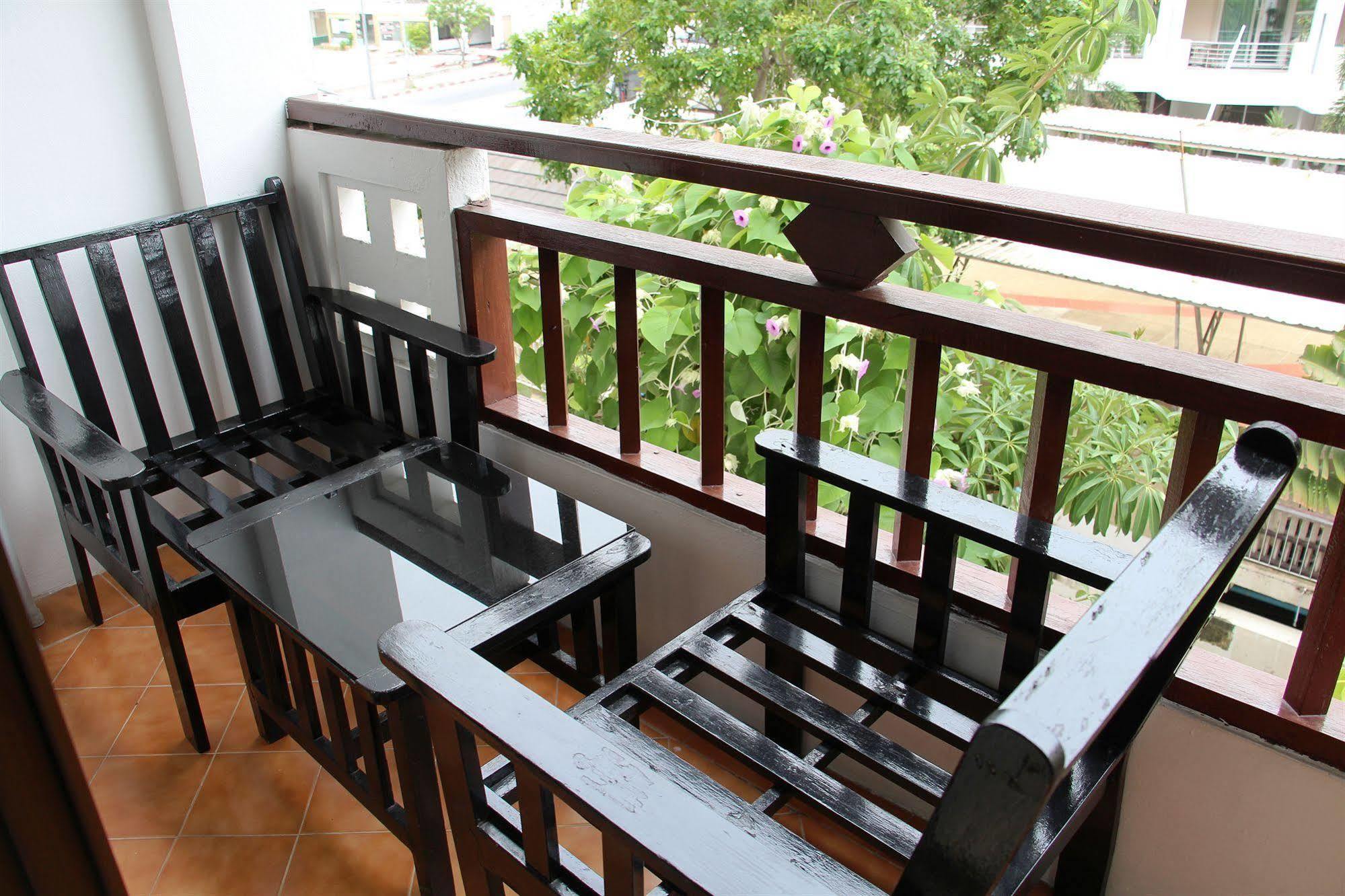 Jomtien Good Luck Apartment ภายนอก รูปภาพ