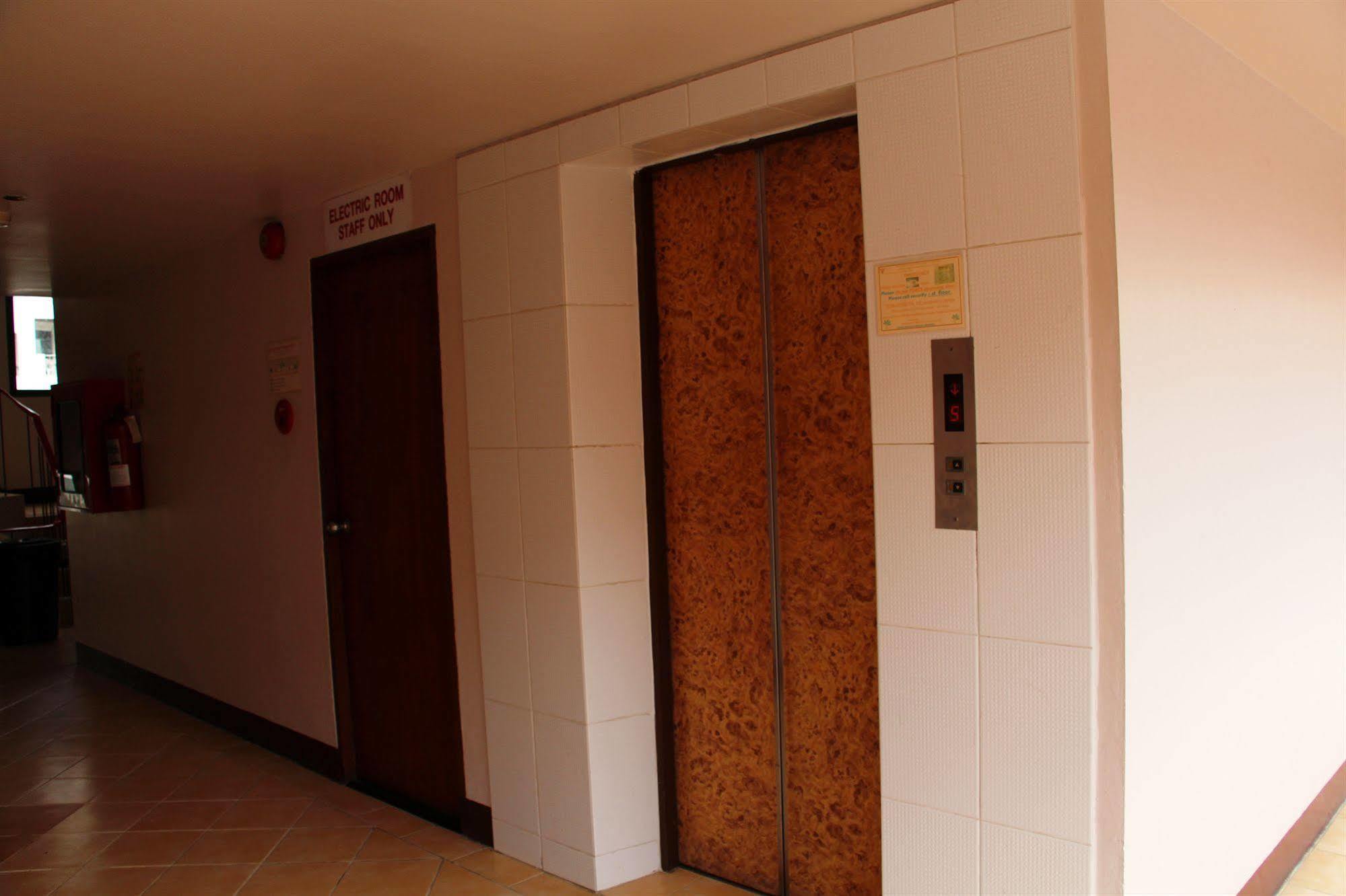 Jomtien Good Luck Apartment ภายนอก รูปภาพ